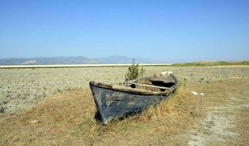 Kuruyan Marmara Gölü Yeniden Suyla Buluştu