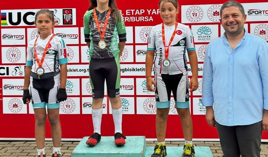Akhisarlı Bisikletçiler Bursa’da Kürsüye Çıktı