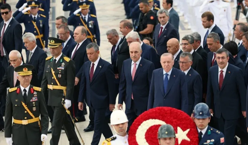 30 Ağustos Töreninde Bahçeli ve Kılıçdaroğlu Yan Yana