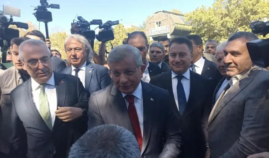 Ahmet Davutoğlu Adliyede İfade Verdi