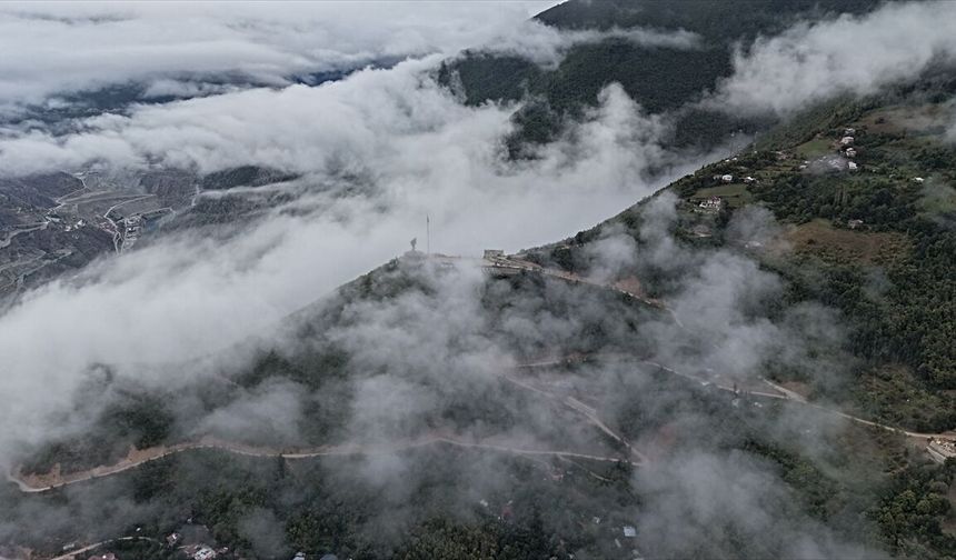 Artvin Sis Bulutlarıyla Beyaza Büründü