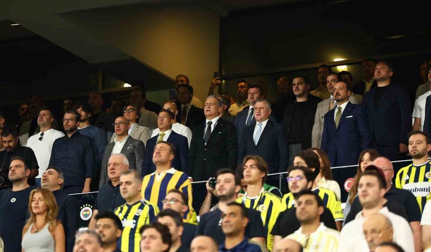 Bakan Osman Aşkın Bak Derbiyi Tribünden İzledi