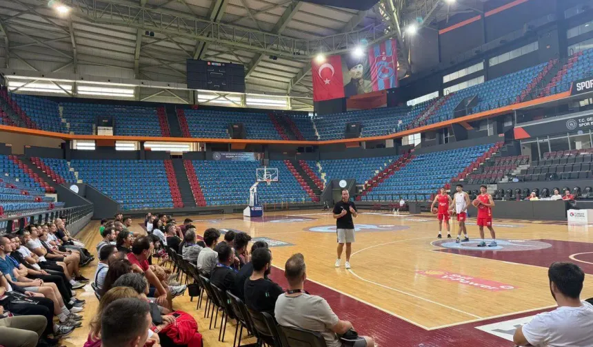 Trabzon’da Basketbol Antrenörleri Bir Araya Geldi