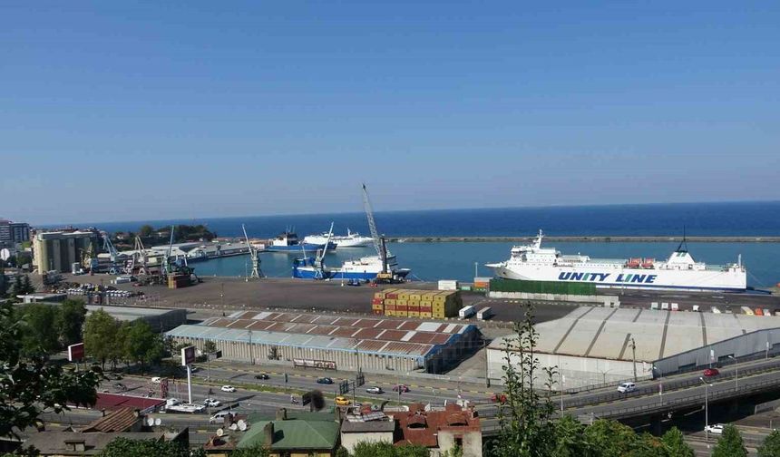 Drone Saldırısı Sonrası Gemi Trabzon Limanı'nda