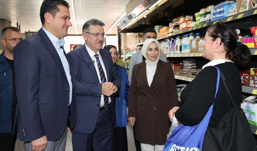 Başkan Genç Esnaf ve Vatandaşlarla Buluştu