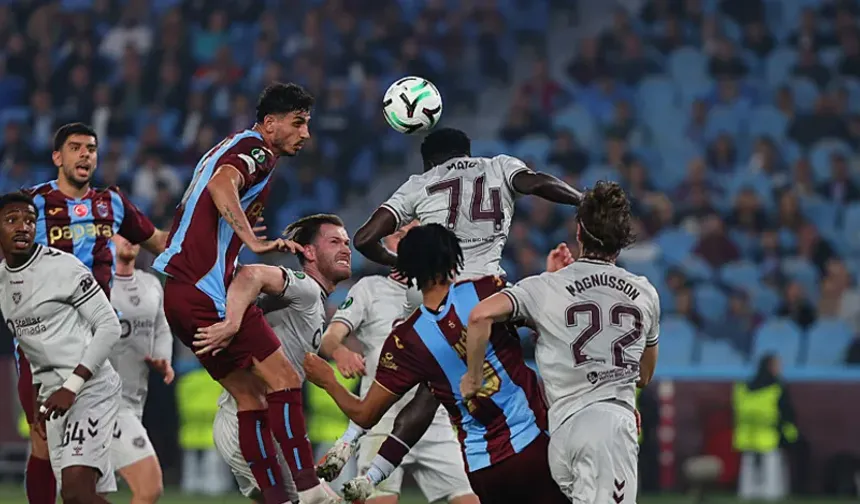 Samet Akaydin Hearts Maçında Hava Toplarına Damga Vurdu