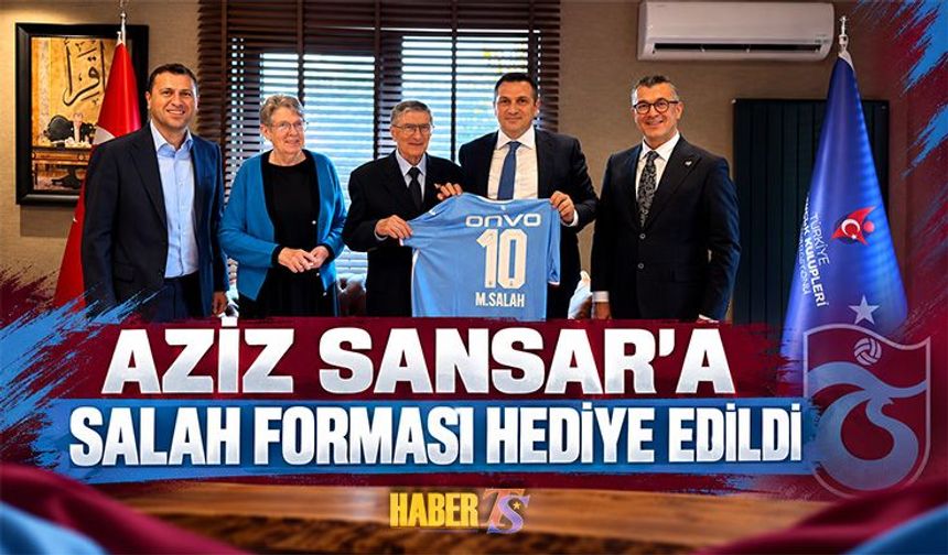 Aziz Sancar'a Muhammed Salah Forması Hediye Edildi
