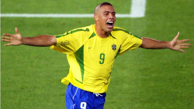 Fenomen lakaplı Brezilya&#039;nın efsane futbolcusu Ronaldo, Trabzonspor&#039;un tartışılan ismini transfer etmeye hazırlanıyor.