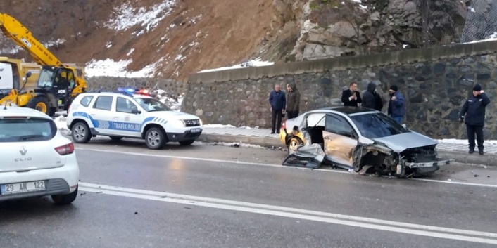 Gümüşhane Trabzon Yolunda Trafik Kazası Trabzon Haber Trabzonspor Haberleri Haberts Son 3269