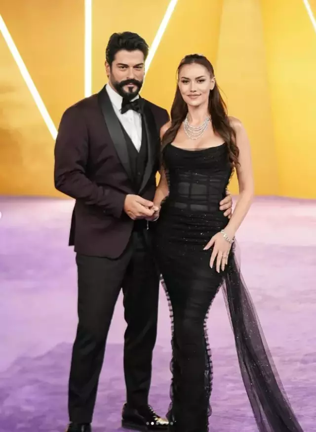 Burak Ozcivit Ve Fahriye Evcen Den Kavga 18282223 4396 M