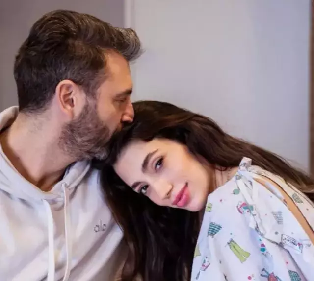 Kocalari Iliski Mi Yasiyor Iki Sosyetik Guzelden 18305707 3973 M