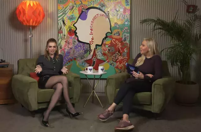 Pelin Karahan Dan Sasirtan Itiraf Yan Masadaki 18306261 4258 M