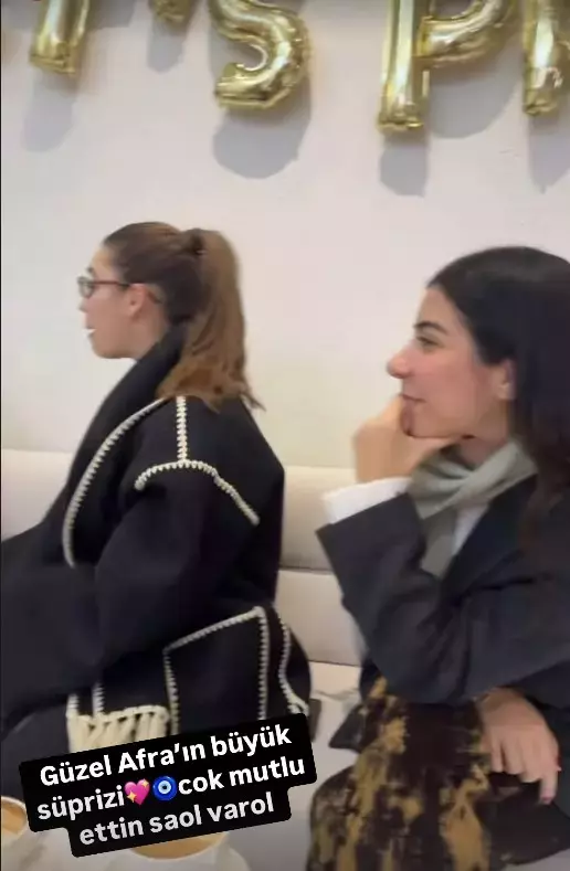 Afra Saracoglu Ndan Demet Akalin In Kizi Hira Ya 18337390 1077 M