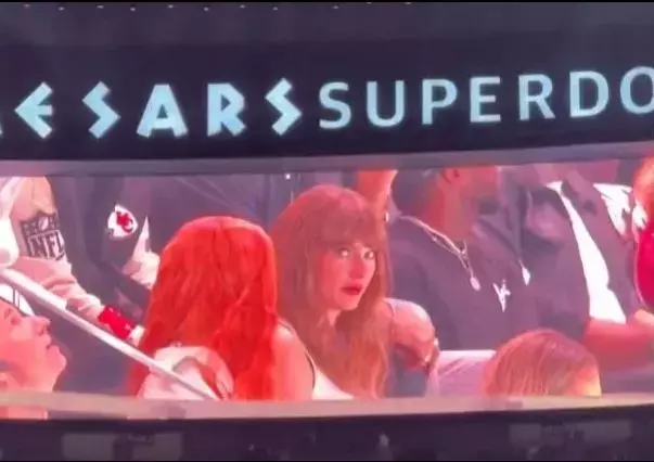 Super Kupa Macinda Yuhalanan Sarkici Taylor Swift 18355951 7291 M