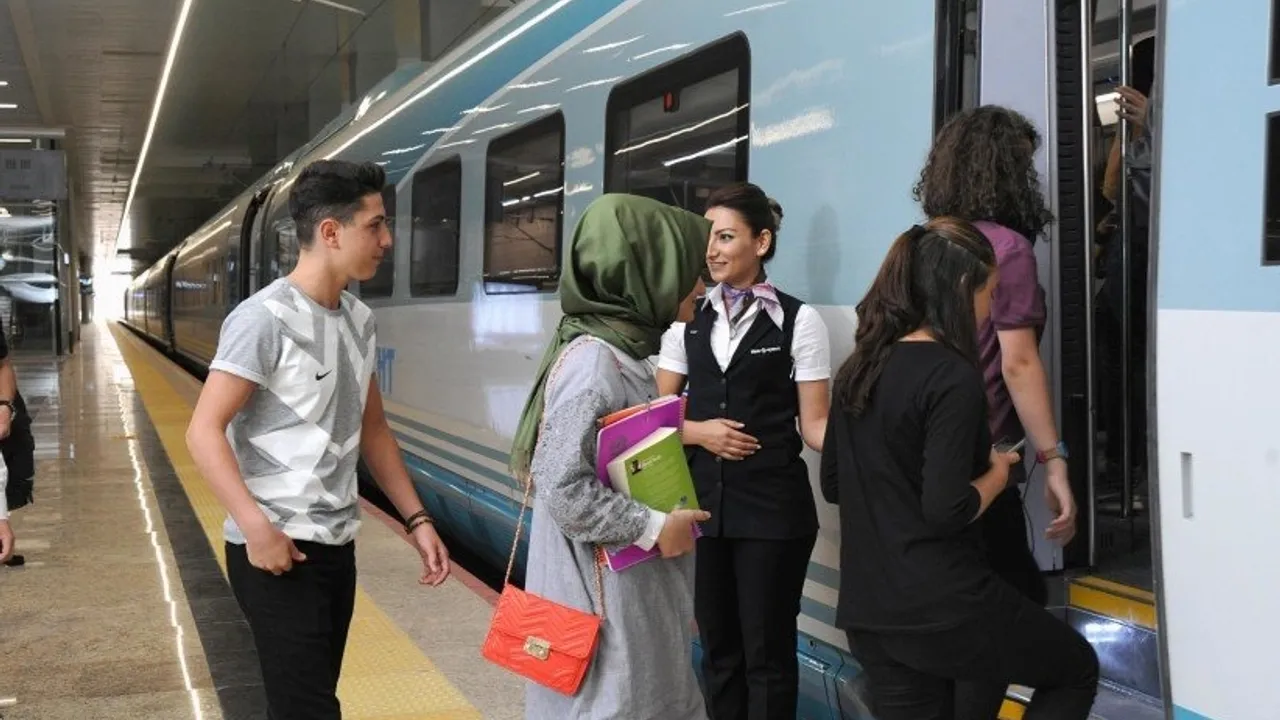 Tren Seferlerinde Aile Indirimi Indirim 8 Martta Basliyor
