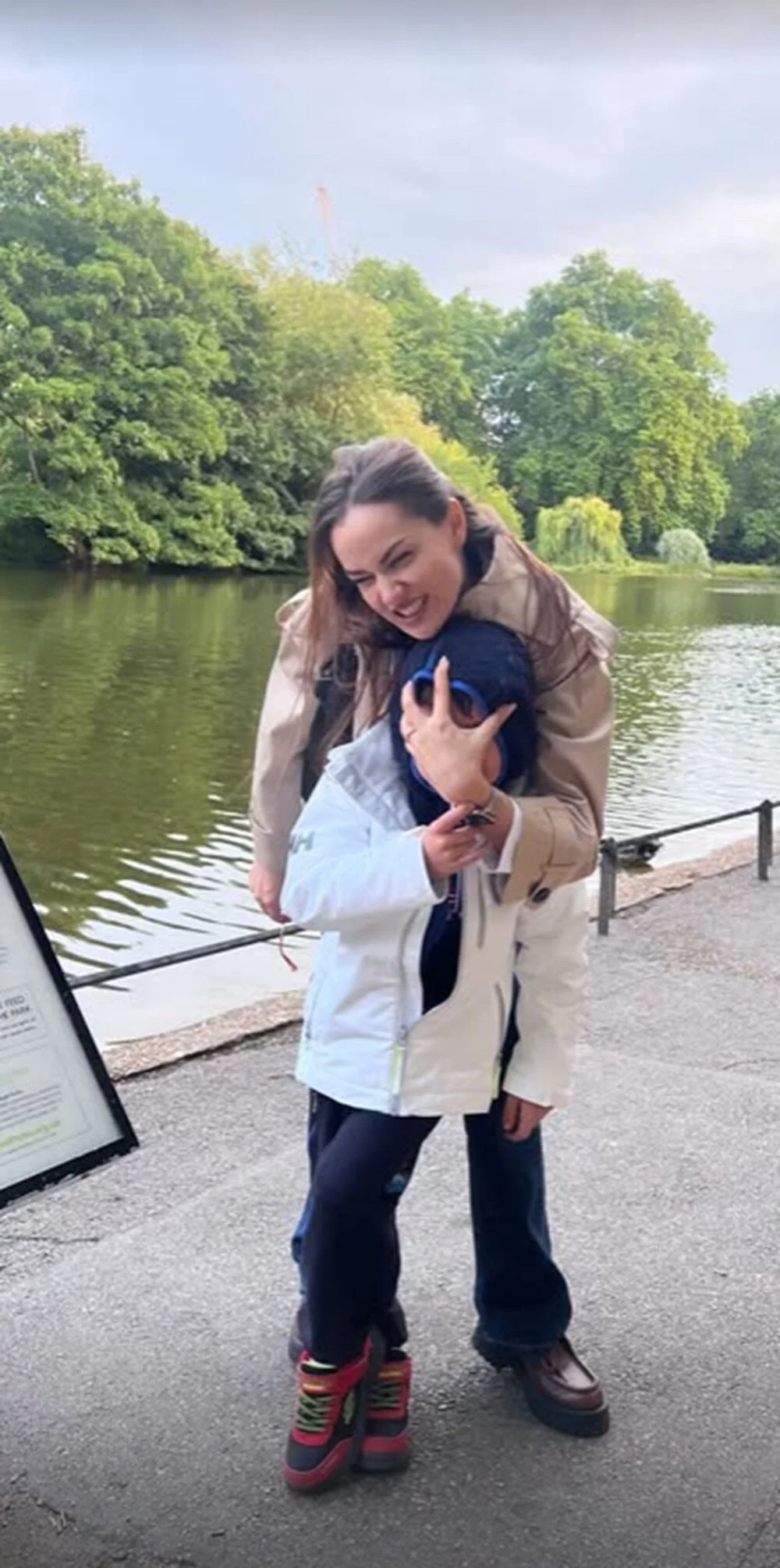 D9 Siy5 Exq U S Bs C Jnr E Isg Q.jpg