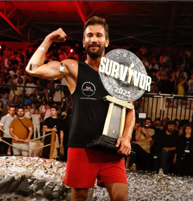 Survivor Finalinde Soke Eden An Batuhan 18743555 4221 M.jpg