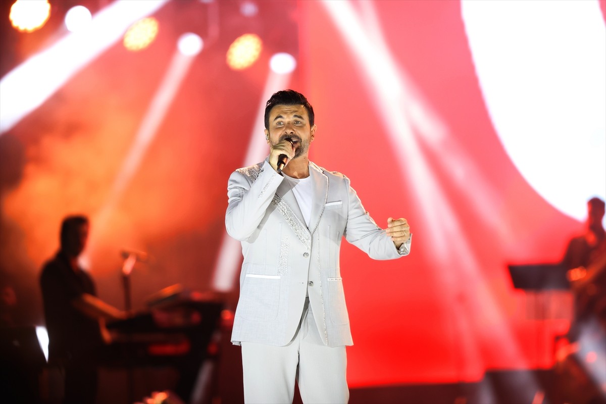 Trabzon Kultur Yolu Festivali Dorduncu Gununde Sarkici Gokhan Tepe Konseriyle Devam Etti 617342