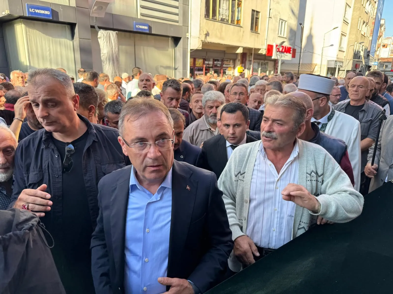 A A 20250923 39203958 39203955 D A N I S T A Y B A S S A V C I S I C E V D E T E R K A N T R A B Z O N D A C E N A Z E T O R E N I N E K A T I L D I.jpg