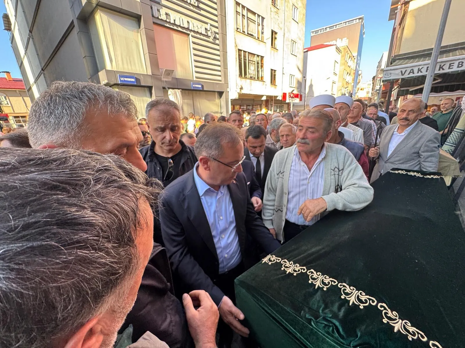 A A 20250923 39203958 39203956 D A N I S T A Y B A S S A V C I S I C E V D E T E R K A N T R A B Z O N D A C E N A Z E T O R E N I N E K A T I L D I.jpg