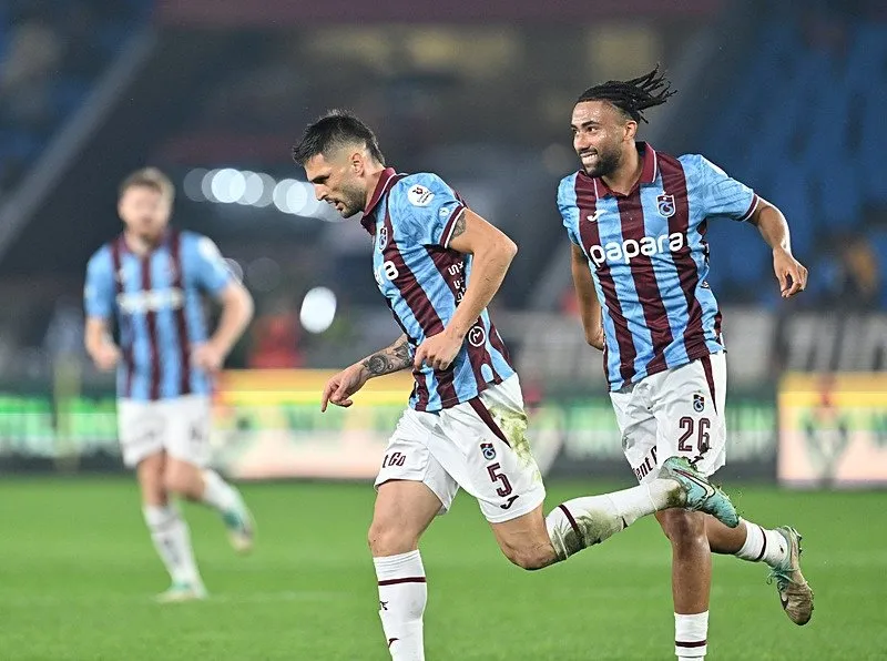 0X0 Fatih Tekke Rizespor Maci Ilk 11Ini Belirledi Trabzonsporda Forma O Yildizlarin 1760710554271
