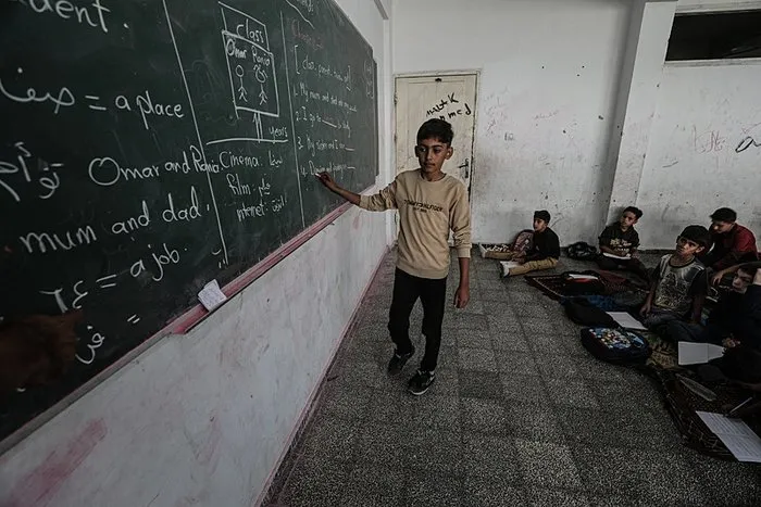 0X0 Iki Yil Aradan Sonra Gazzede Ilk Okul Zili 1761482481391