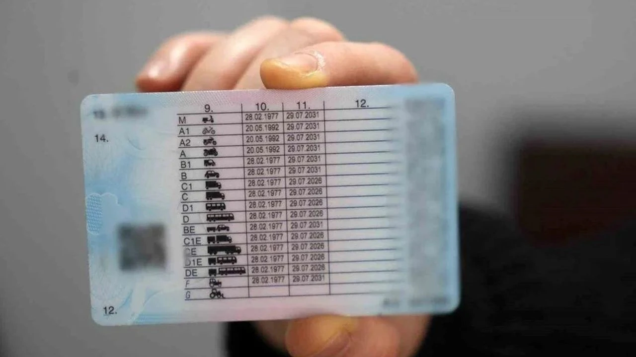 1760779063656 1760512953717 Eski Tip Ehliyetler Icin Basvuru Suresi Sonlandi-1