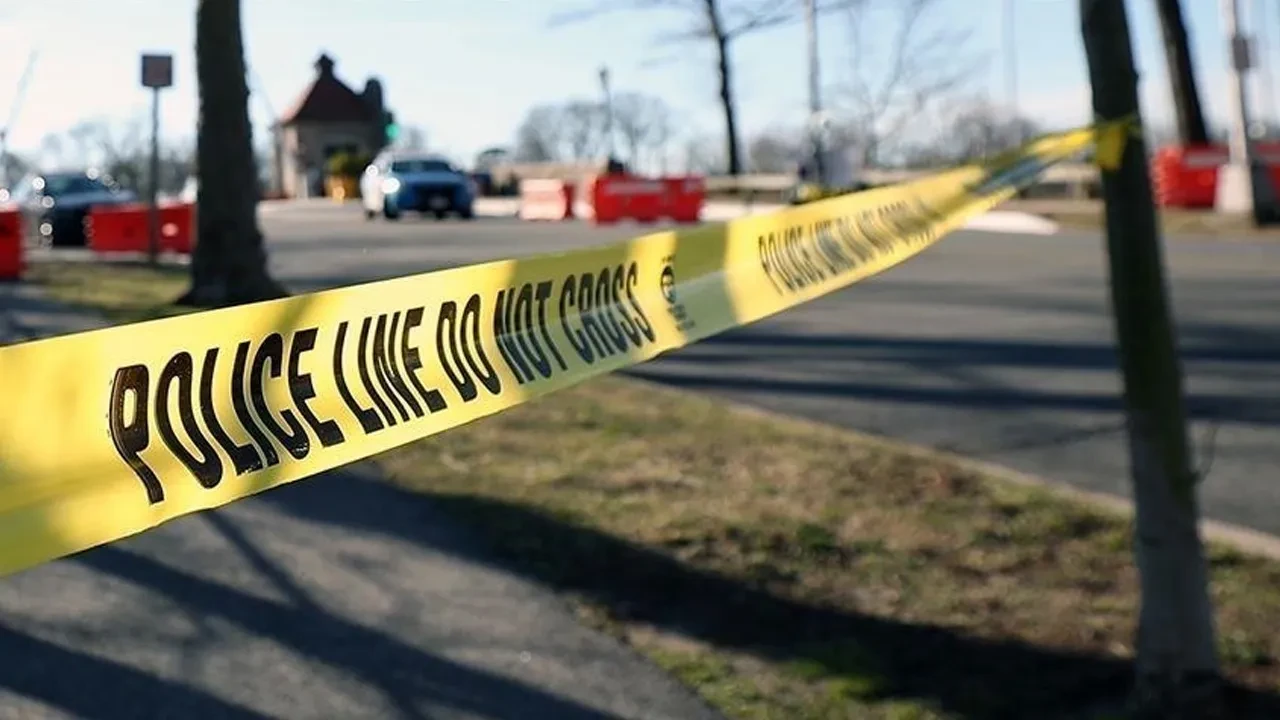 Abdde Liseye Silahli Saldiri Mac Sirasinda Kursun Yagdi Olu Ve Yaralilar Var 3255402