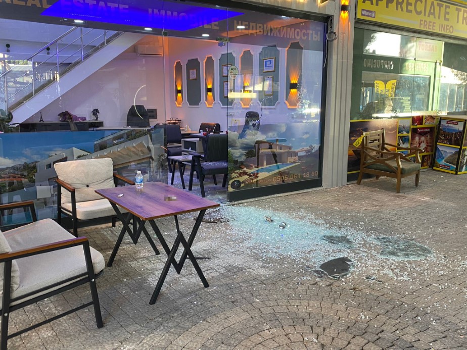 Antalya Serikte Gece Yarisi Kanli Catisma 2 Olum 1 Yarali Resim 1