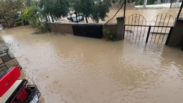 Bir Ilimiz Sele Teslim Yollar Gole Dondu 19178103 2392 M