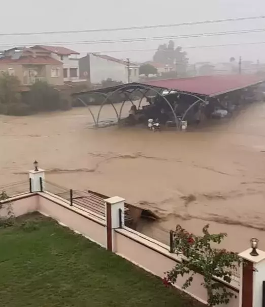 Bir Ilimiz Sele Teslim Yollar Gole Dondu 19178103 486 M