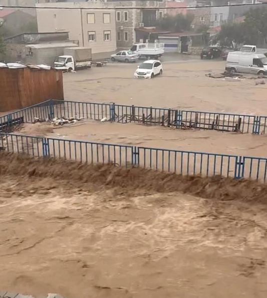 Bir Ilimiz Sele Teslim Yollar Gole Dondu 19178103 5968 M