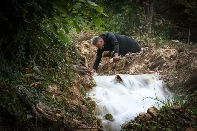 Depremle Yeniden Akmaya Baslayan Pinar Bahcel 5 19197508 O