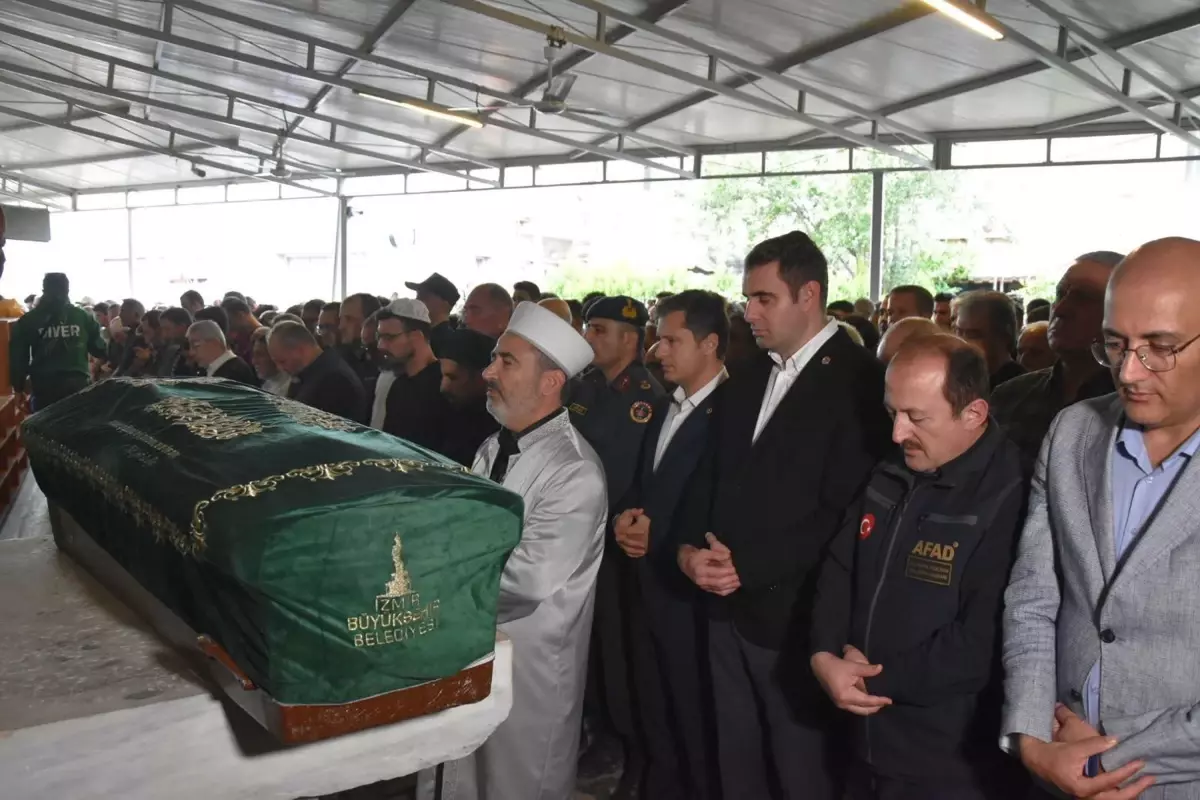 Foca Da Selde Kaybolan Kisinin Cesedi Bulundu 19185671 Amp