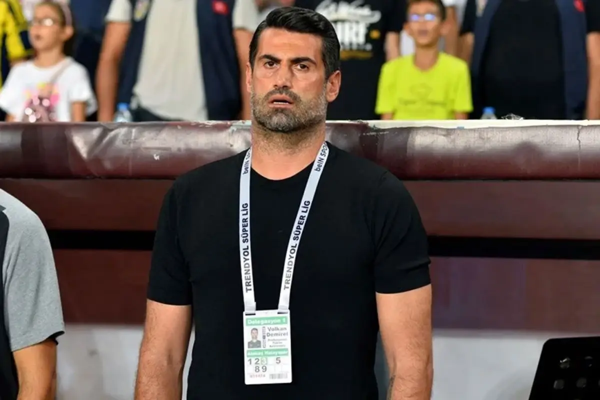 Imzayi Atti Super Lig Ekibi Volkan Demirel E 19195578 9796 Amp