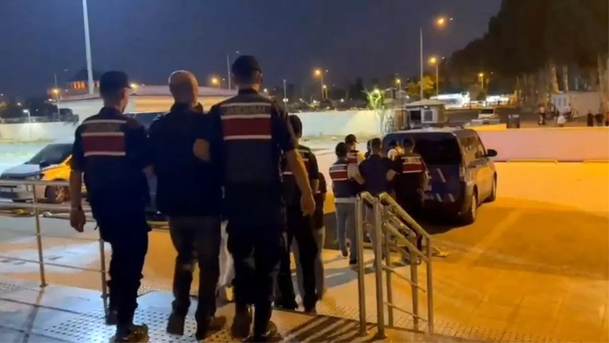 Jandarma 4 Milyon 20 Bin Makaron Ele Gecirdi 19172999 Amp