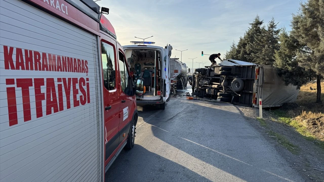Kahramanmarasta Akaryakit Tankerine Carpan Kamyonun Surucusu Oldu