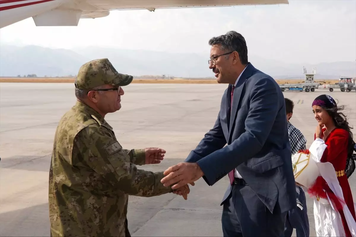 Kara Kuvvetleri Komutani Orgeneral Tokel Hakk 19185898 Amp