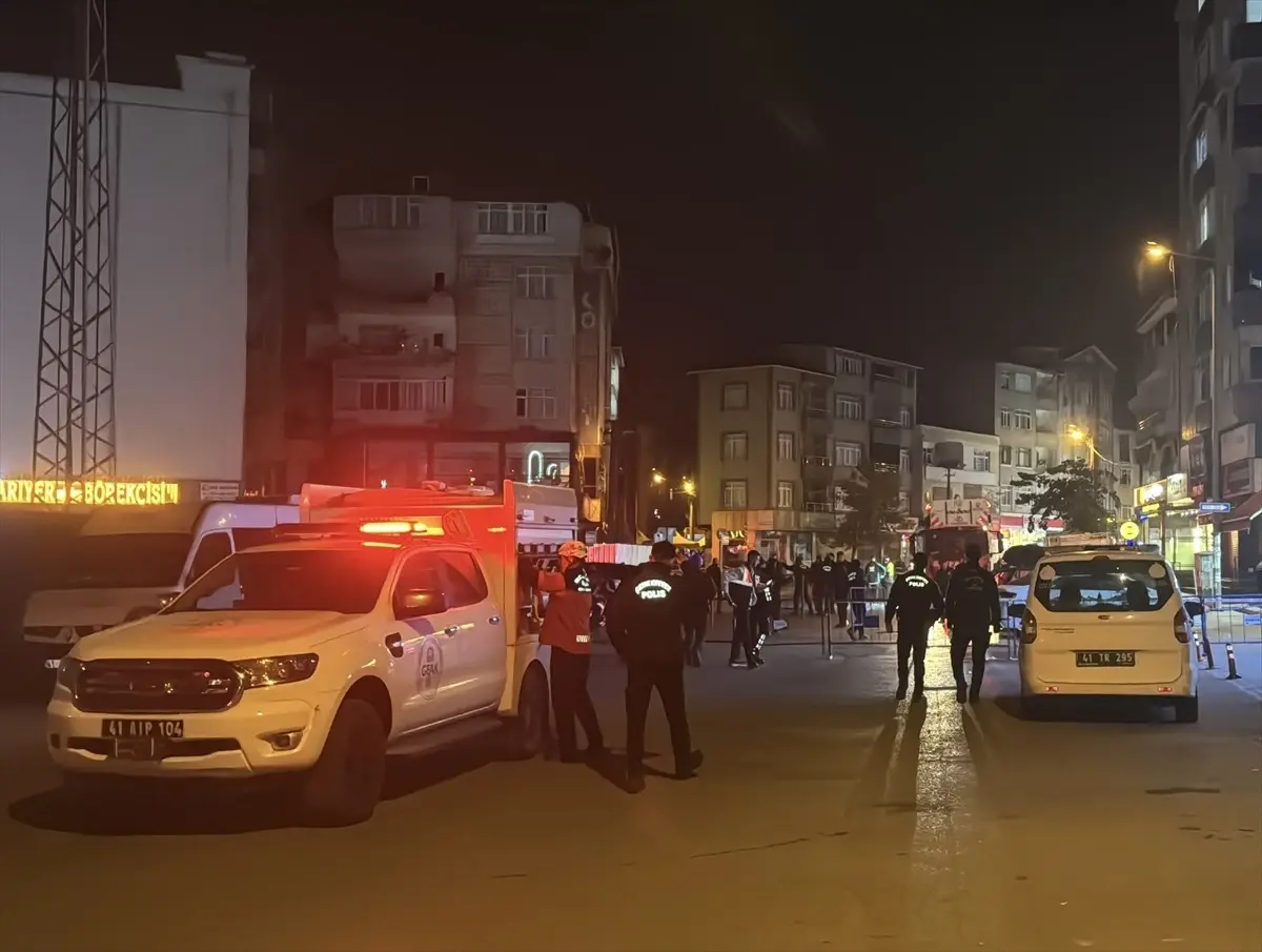 Kocaeli De Coken Apartmanin Yakinindaki Bir B 19207424 Amp