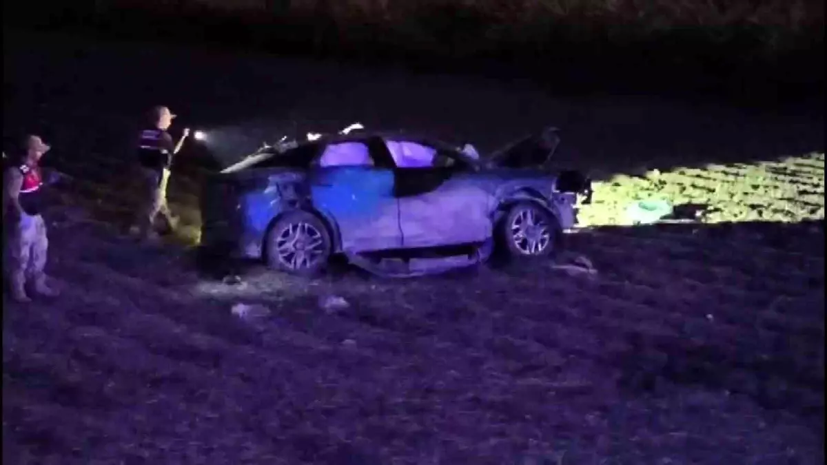 Lastigi Patlayan Otomobil Tarlaya Uctu 1 Olu 19202957 Amp