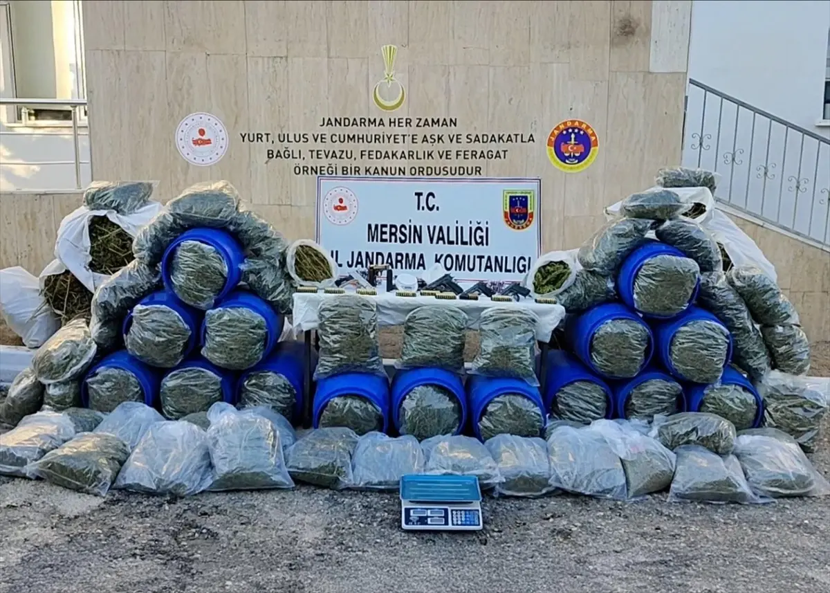 Mersin De 220 Kilogram Esrar Ve 1 Kilogram Ko 19186970 Amp (1)