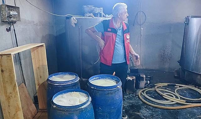 Sanliurfa Da 1 5 Ton Sut Imha Edildi 6060