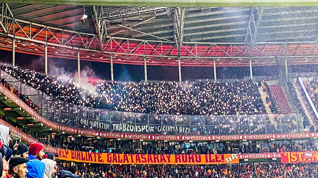 Trabzonspor Taraftari Takimini Yalniz Birakmiyor