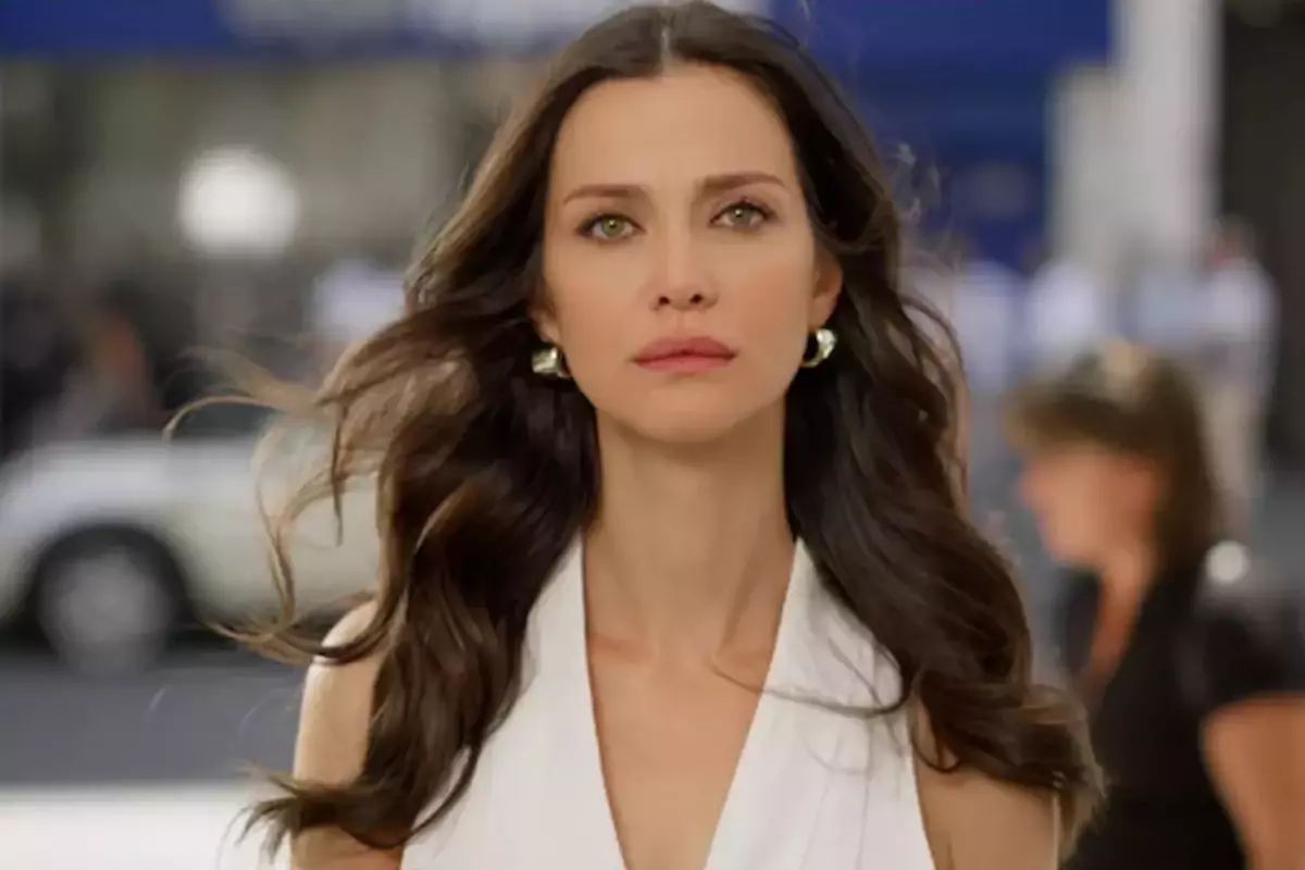 Unlu Oyuncu Irem Helvacioglu Dogum Yapti Saglik 19150790 5314 Amp