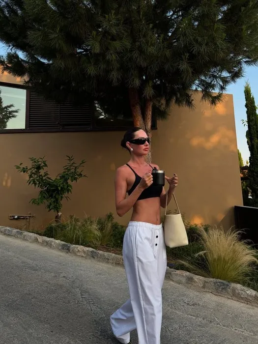 0X0 14 Yillik Evliligi Bitmistiinstagrama Geri Dondu Yasemin Ergeneden Bosanma Sonrasi Ilk Paylasim Geldi 1758019449059