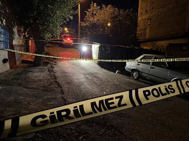 0X0 Tartistigi Amcasini Silahla Agir Yaraladi 1764263592572