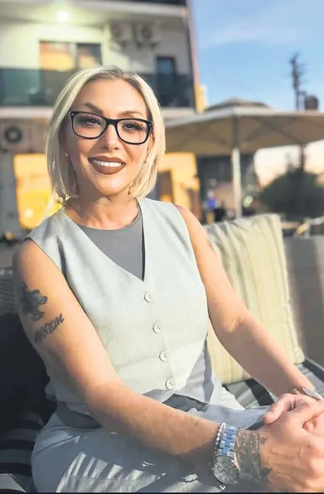 0X0 Unlu Sanatci Gullunun Olumundeki Sir Perdesi Aralaniyor Kiziyla Son Konusmasi Ortaya Cikti Dikkat Ceken O Mesa 1762659023042