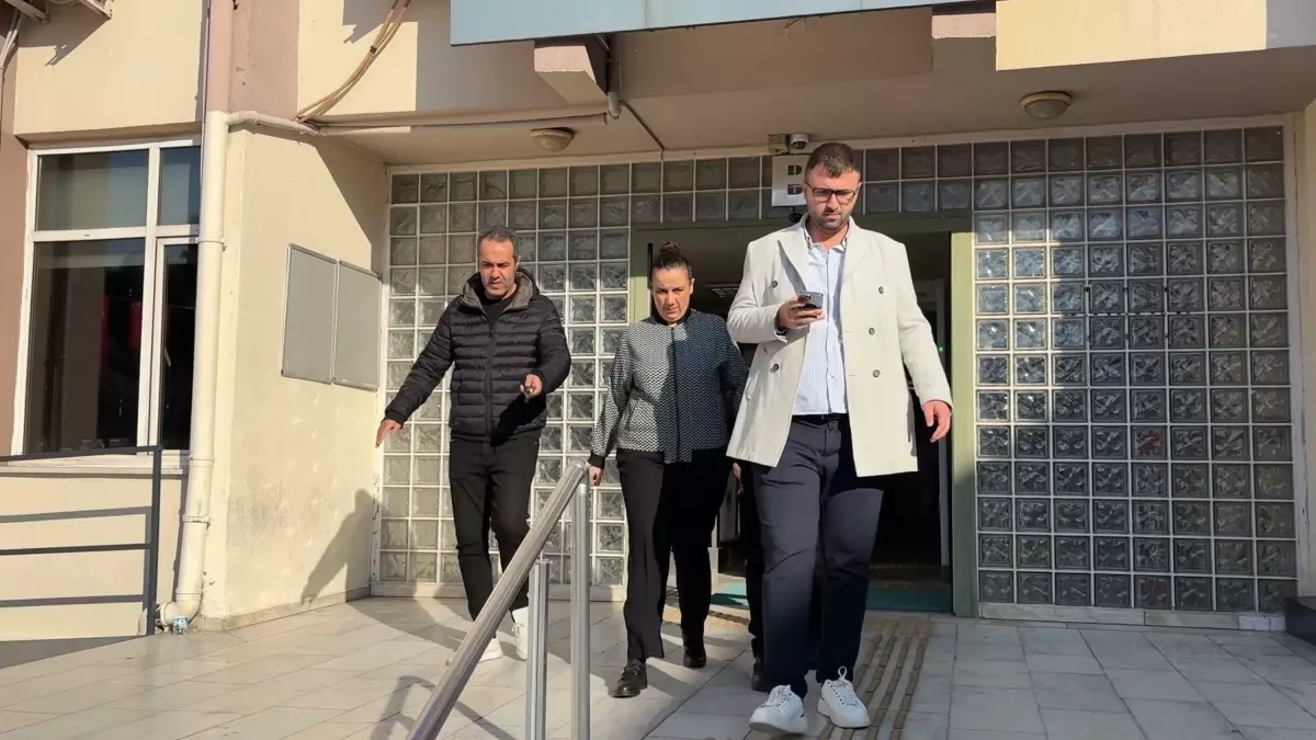 10 Milyon Lirayi Zimmetine Gecirdigi Ileri Su 19257079 Amp