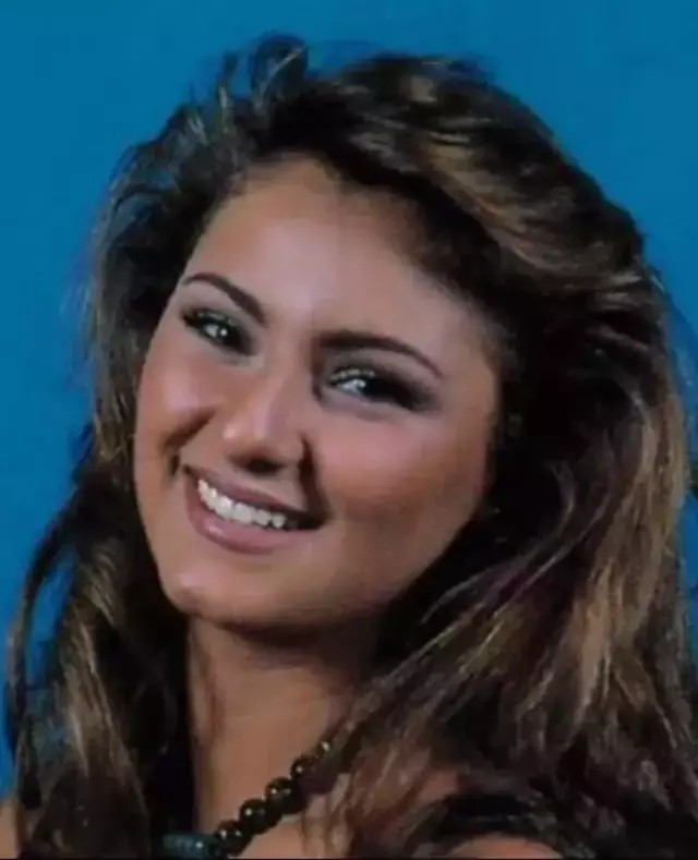 19 Yasindaki Halini Paylasan Pinar Altug Un 19304651 237 M