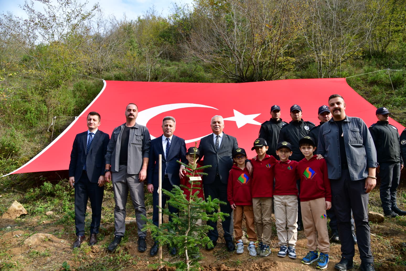 4D68A594 F09B 4F15 94Ee 9268535Be572